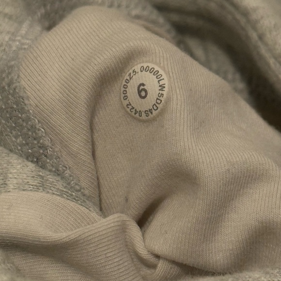 Lululemon High rise Scuba Joggers - Picture 4 of 7